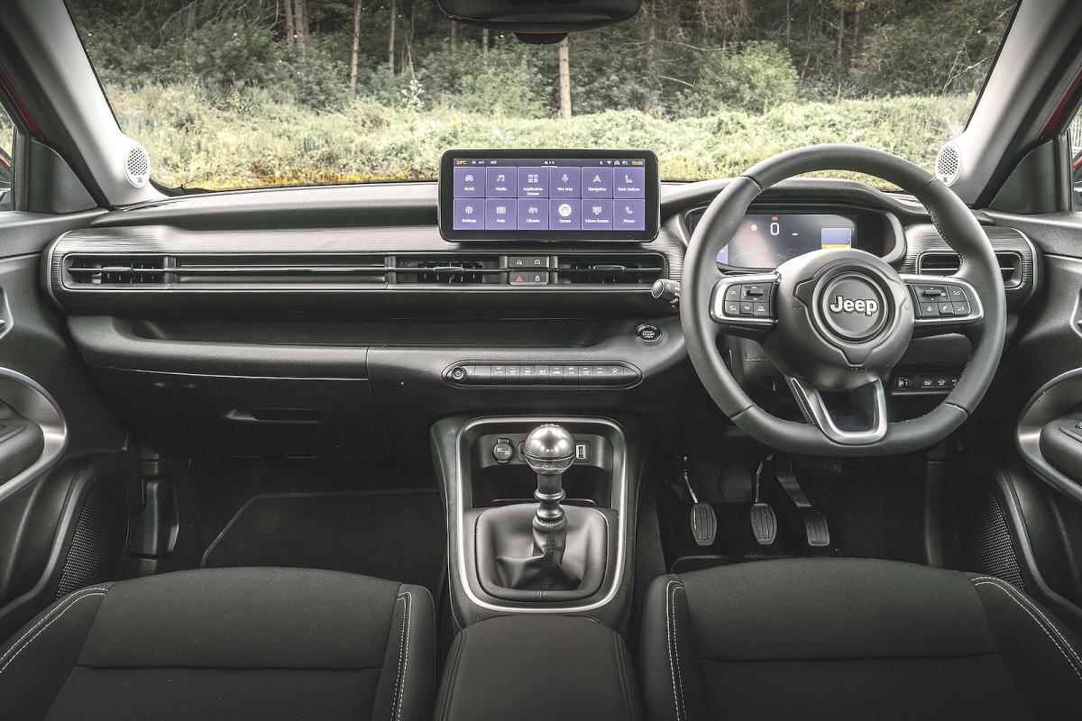 Used Jeep Avenger 2023-present interior dashboard