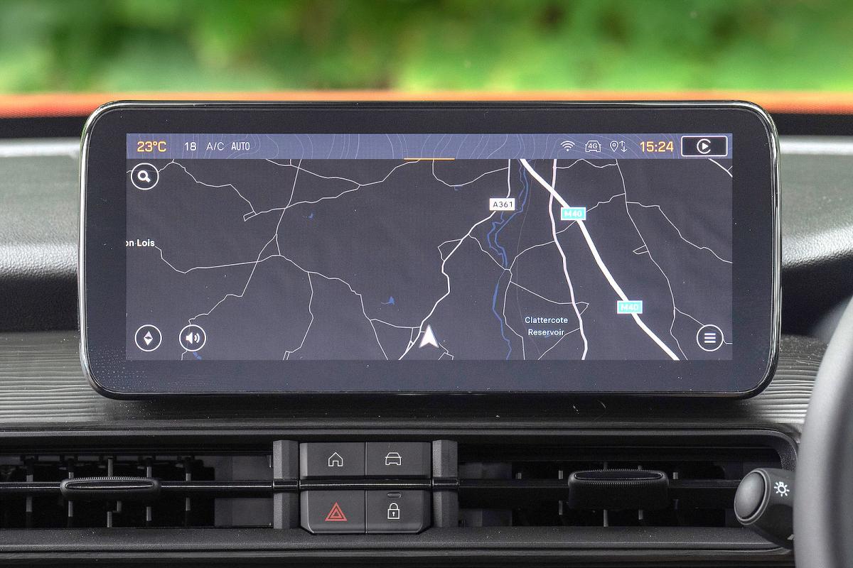 Used Jeep Avenger 2023-present touchscreen infotainment system