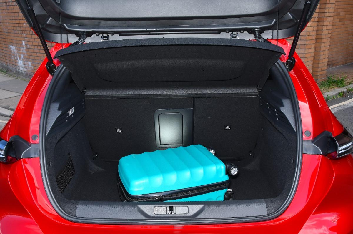 Used Peugeot 308 2022-present boot