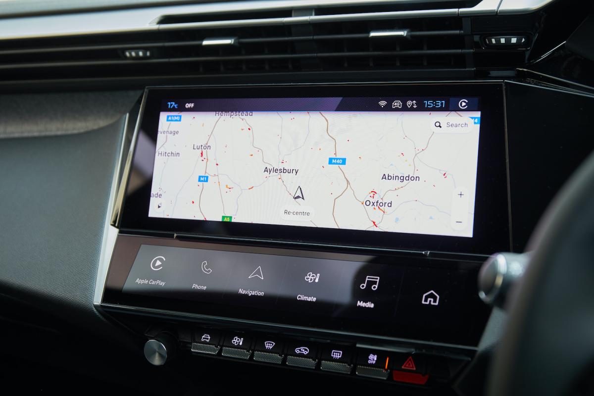 Used Peugeot 308 2022-present touchscreen infotainment