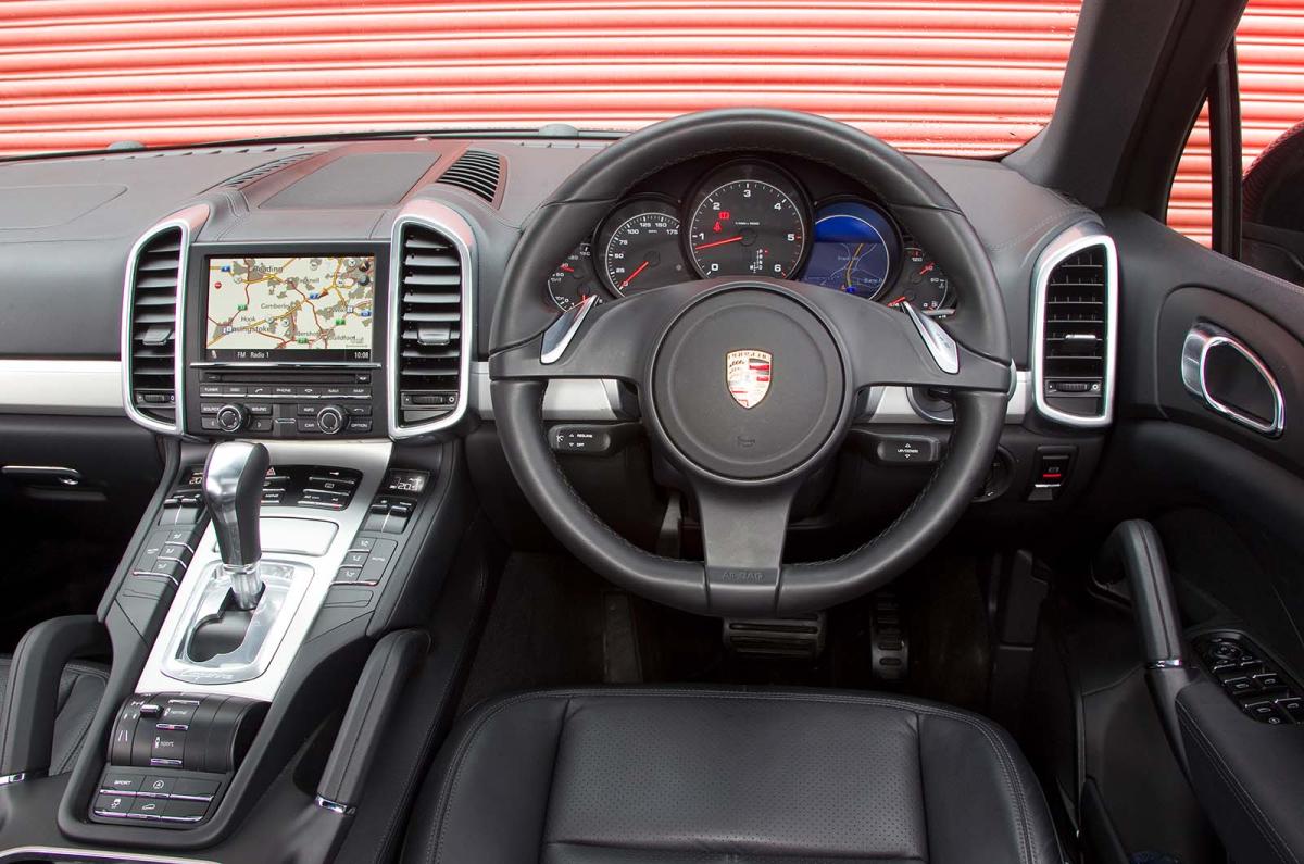 Used Porsche Cayenne 2010-2017 interior dashboard
