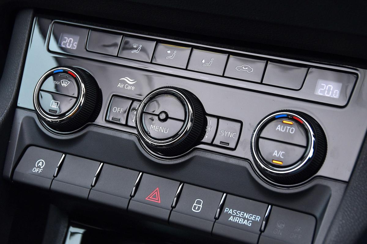 Used Skoda Karoq 2017-present climate controls