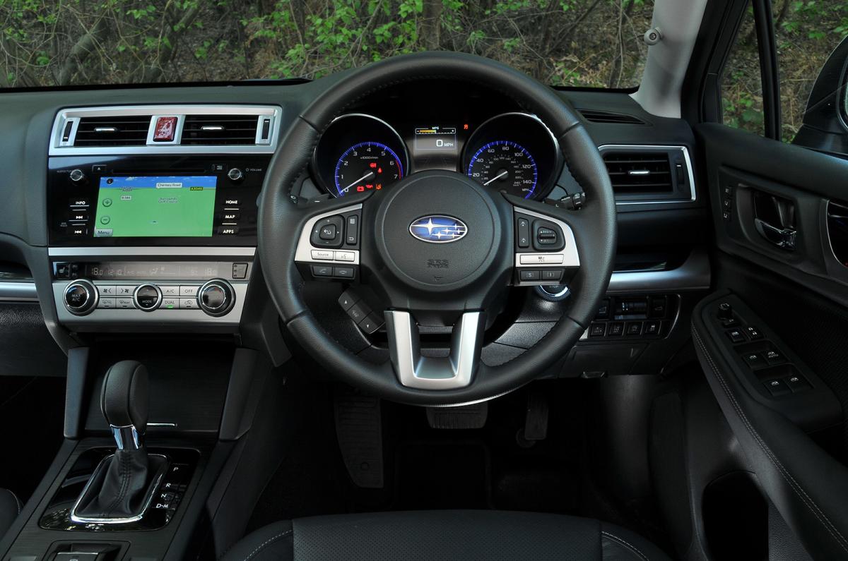 Used Subaru Outback 2015-2021 interior dashboard
