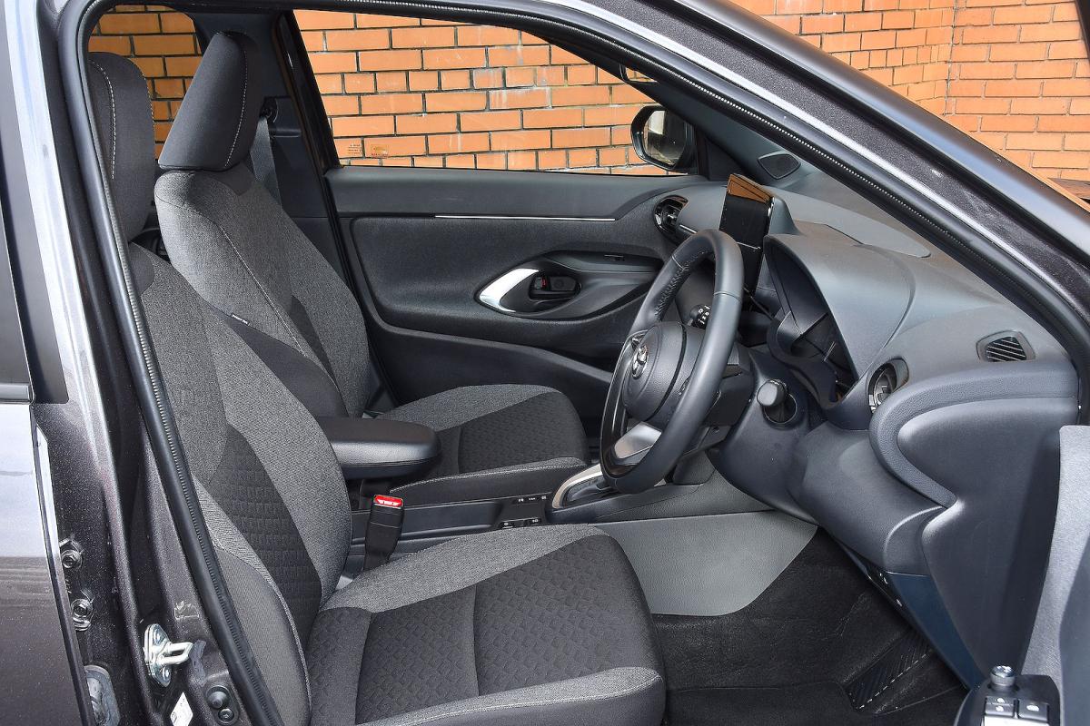 Used Toyota Yaris Cross 2021-present front seats