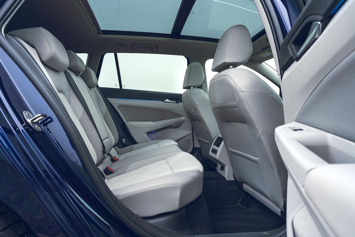 Used Volkswagen Golf Estate 2020-present back seats