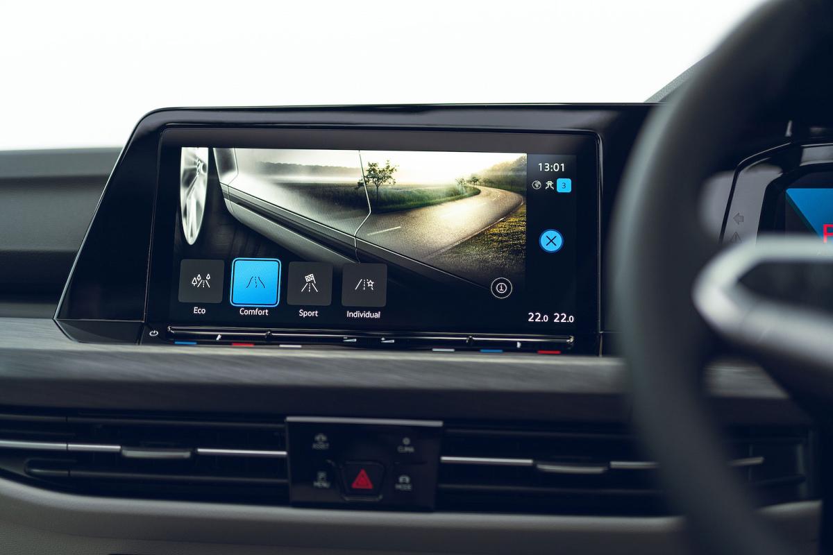 Used Volkswagen Golf Estate 2020-present touchscreen infotainment