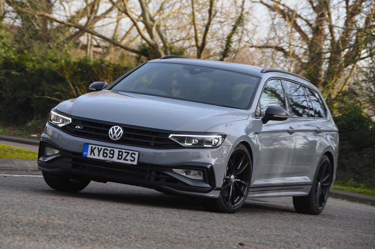 Used Volkswagen Passat Estate 2015-2024 front cornering grey