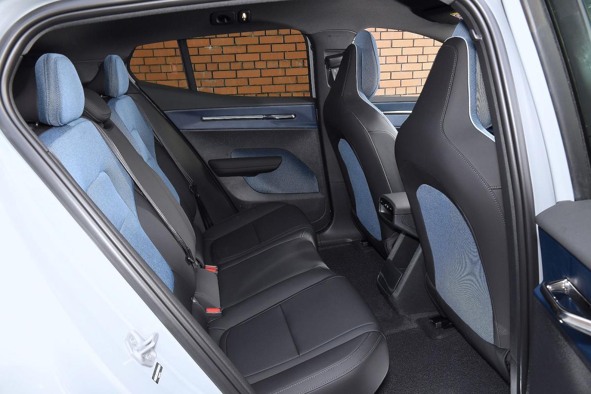 Used Volvo EX30 2023-present back seats