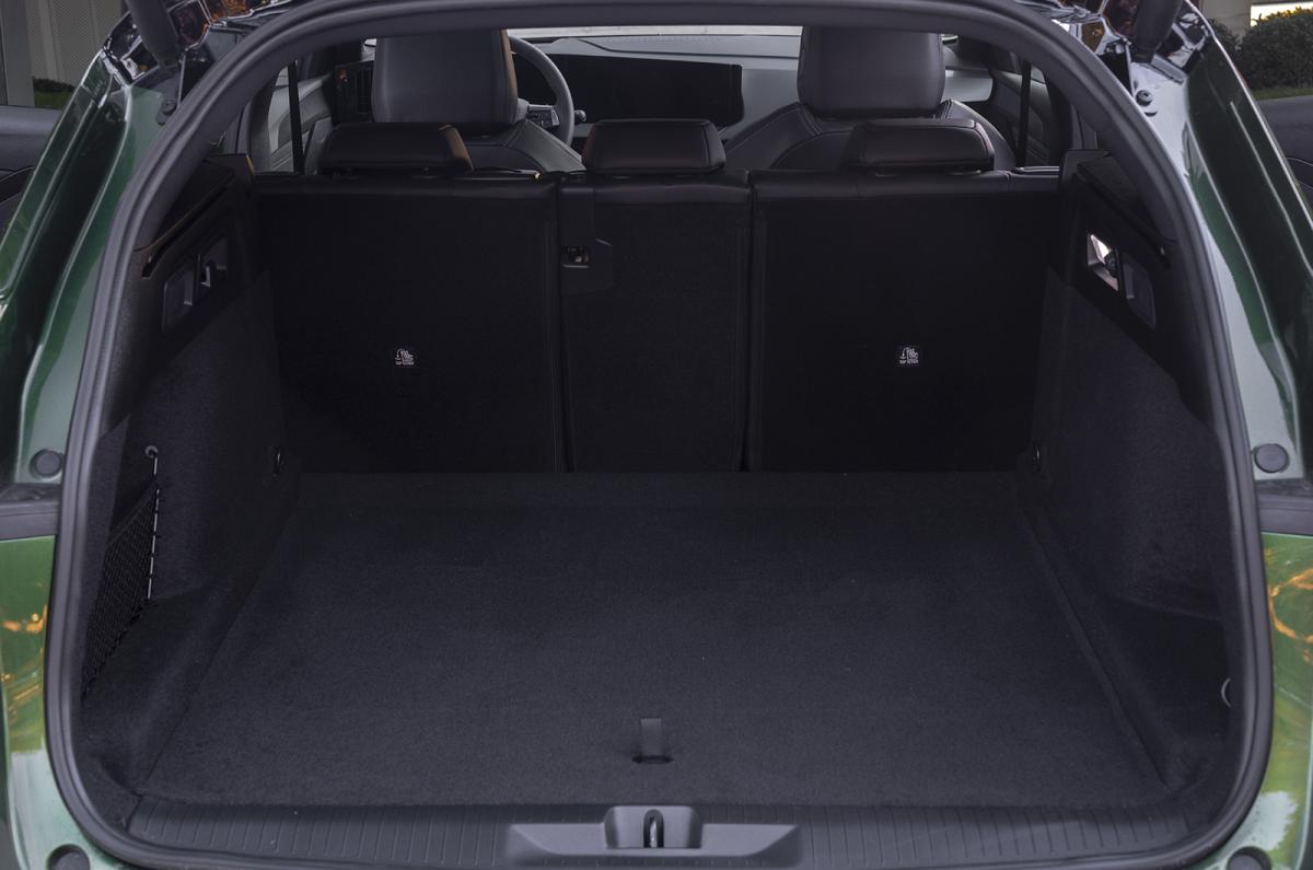 Vauxhall Astra Sports Tourer boot
