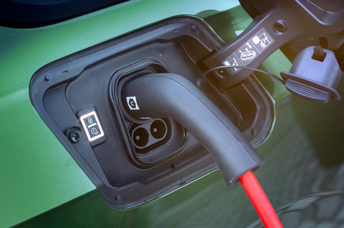 Vauxhall Astra Sports Tourer charge port