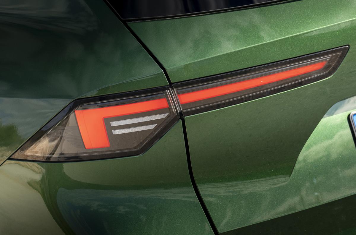 Vauxhall Astra Sports Tourer rear light detail