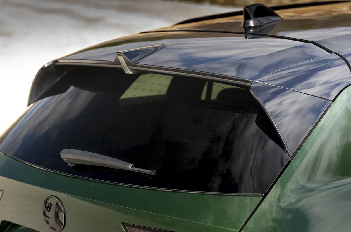 Vauxhall Astra Sports Tourer spoiler detail