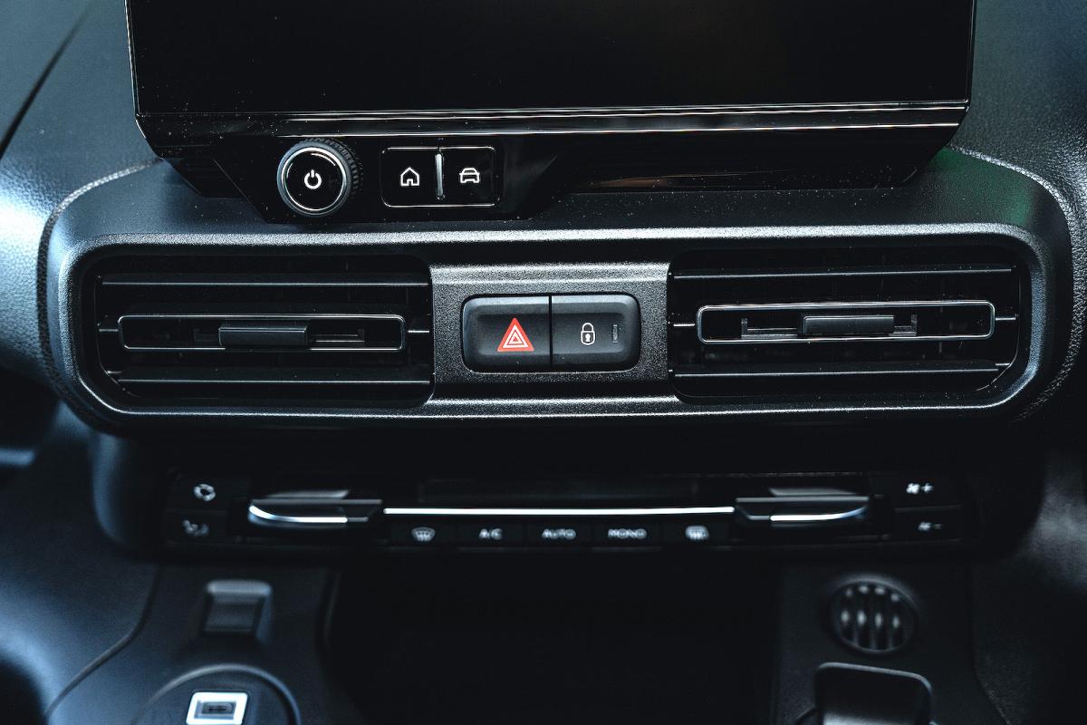 Vauxhall Combo Electric interior detail