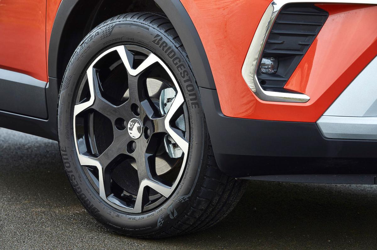 Vauxhall Crossland alloy wheel