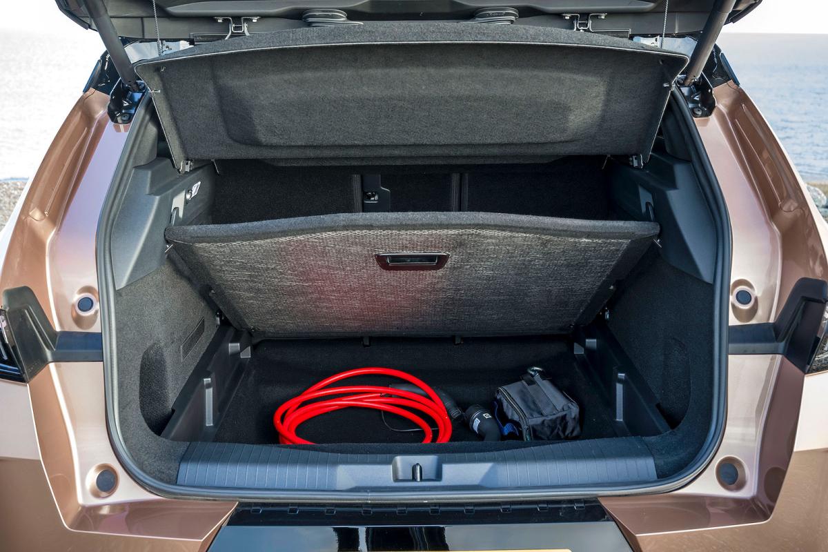 Vauxhall Grandland Electric underfloor boot storage