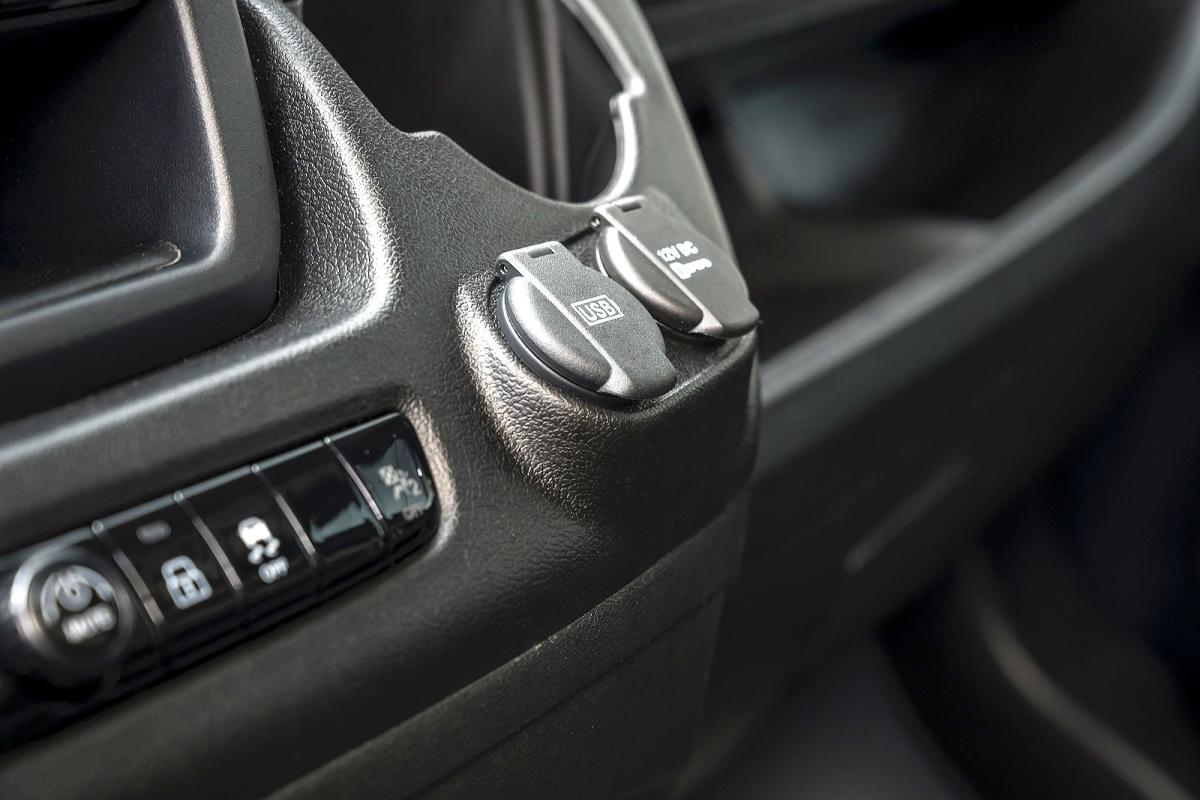 Vauxhall Movano Electric sockets