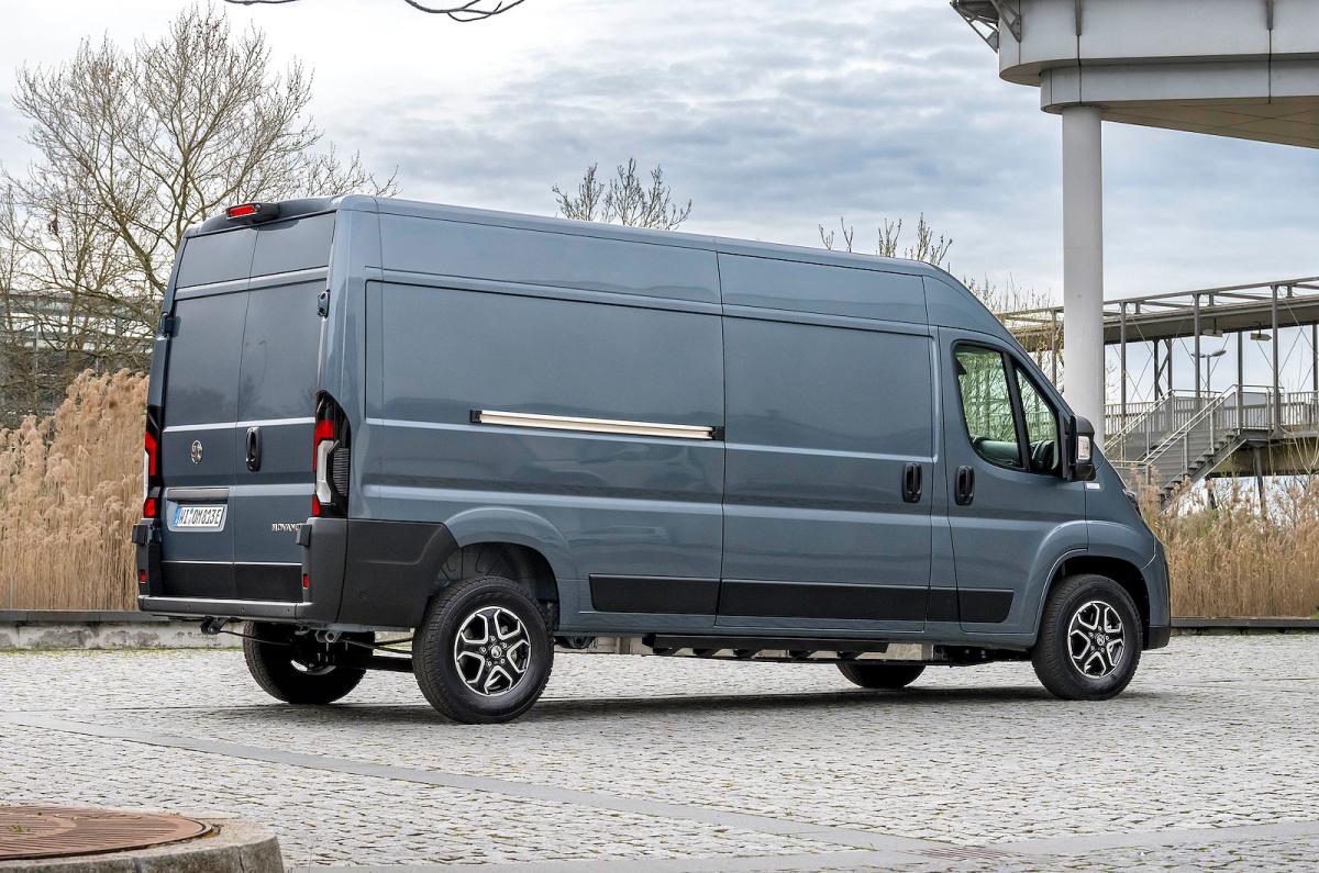 Vauxhall Movano rear right static