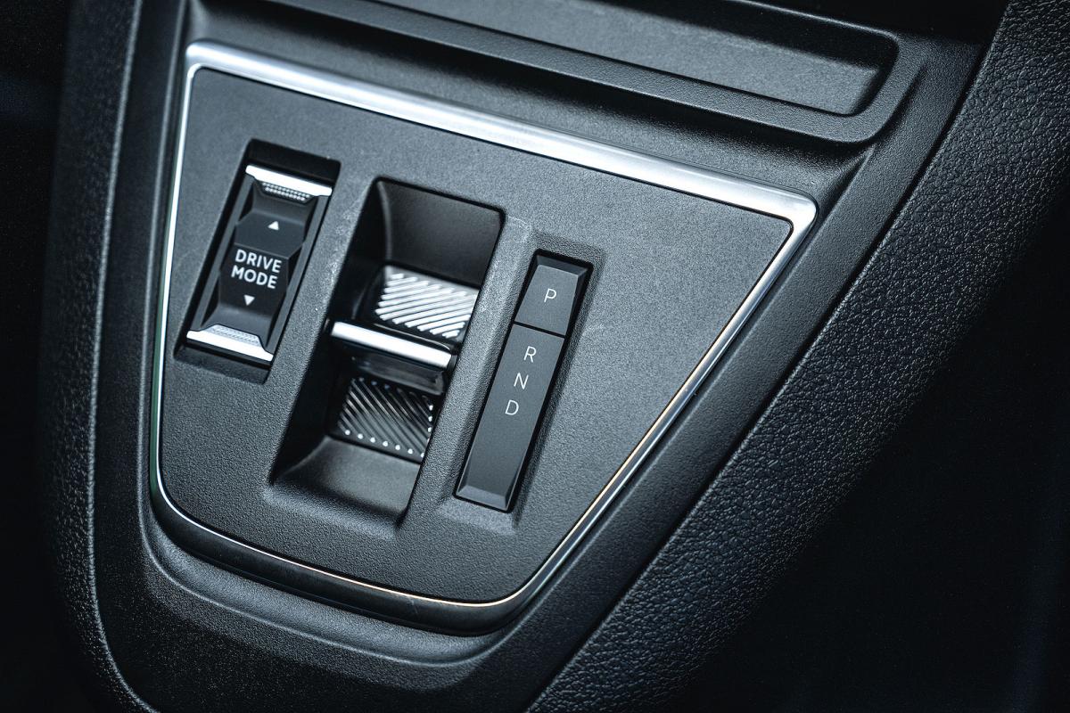 Vauxhall Vivaro Electric gear selector
