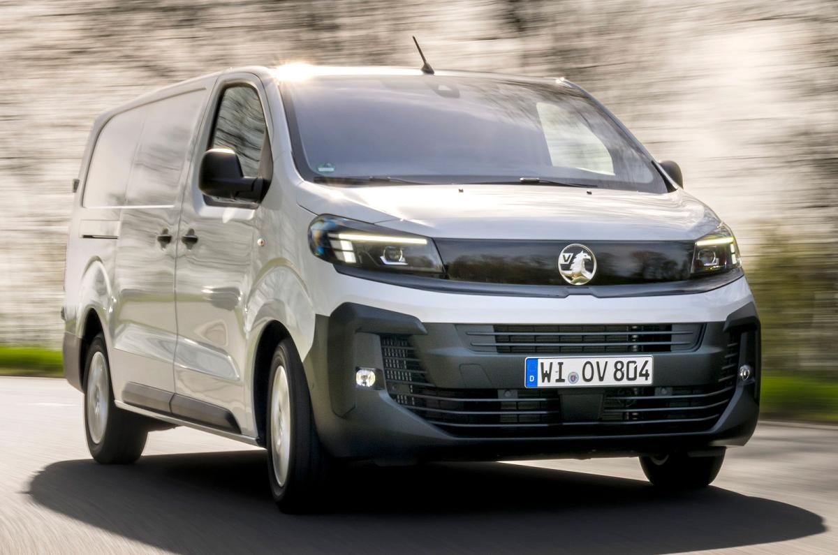 Vauxhall Vivaro Diesel front cornering