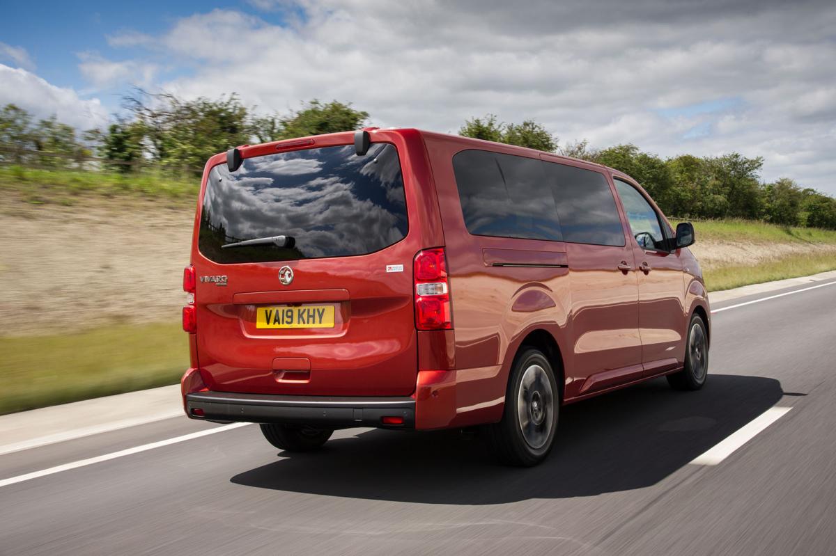 Vauxhall Vivaro Life rear right tracking