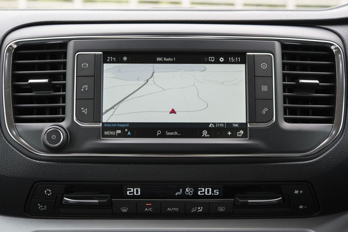 Vauxhall Vivaro Life interior infotainment