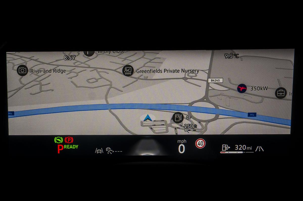 Volkswagen T-Roc driver's display