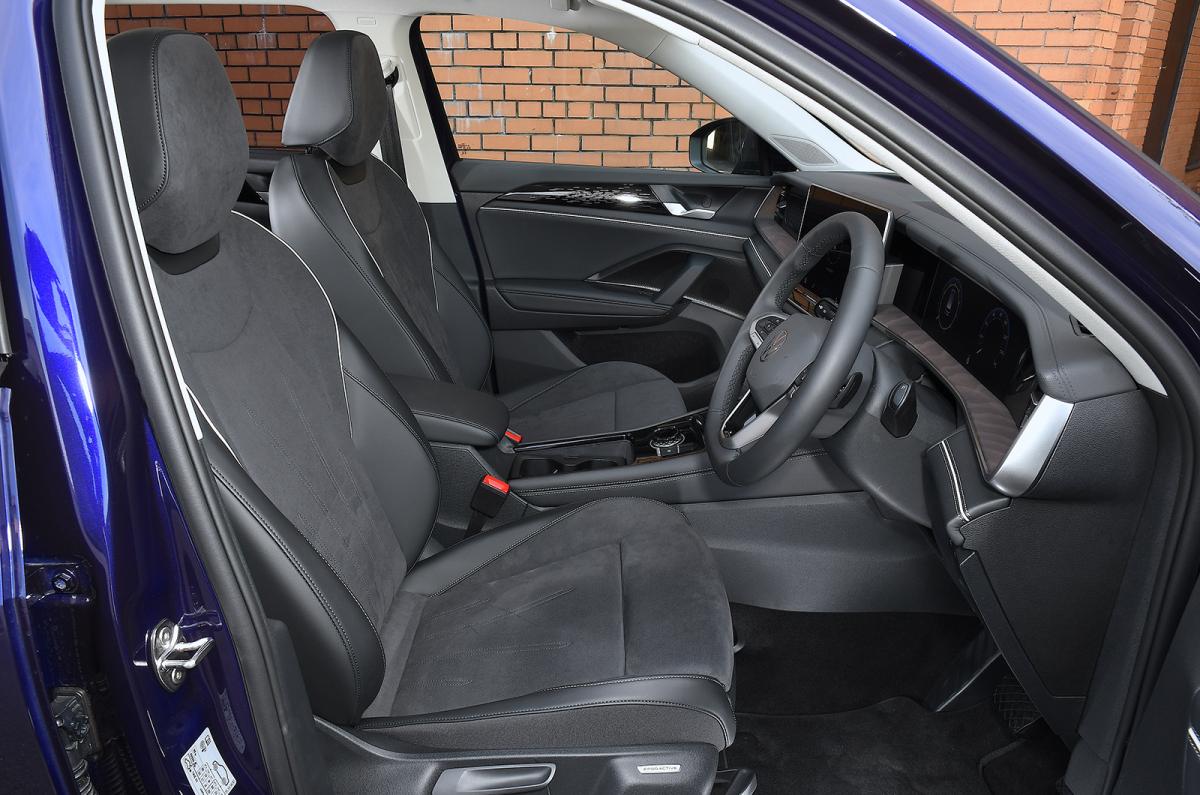 Volkswagen Tayron front seats