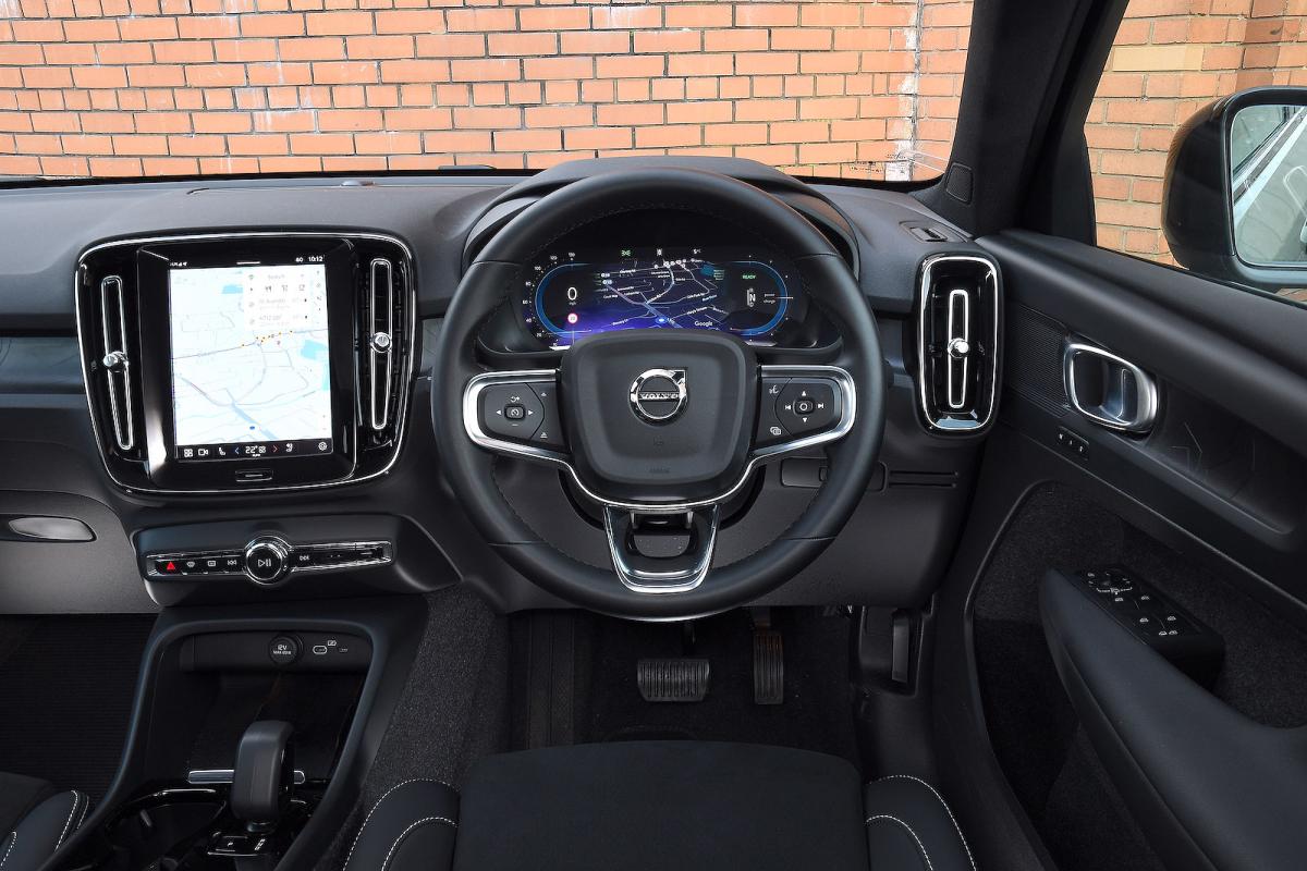 Volvo EC40 dashboard