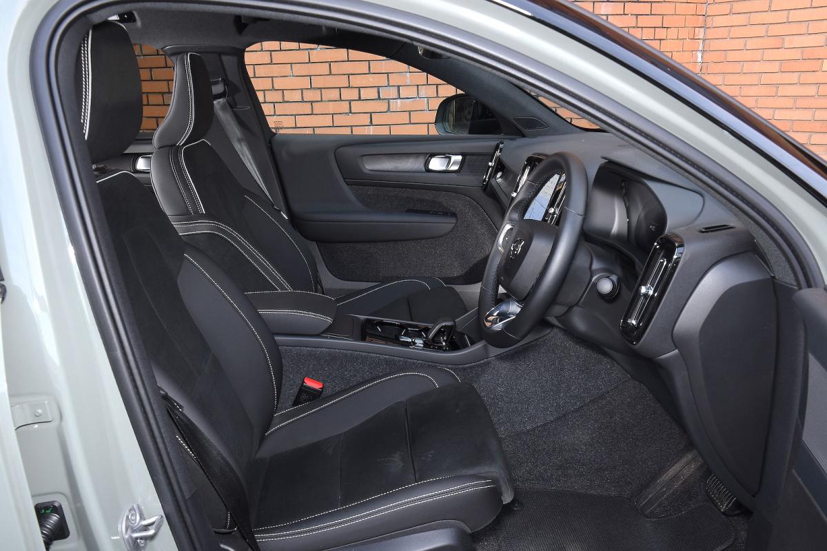 Volvo EC40 front seats