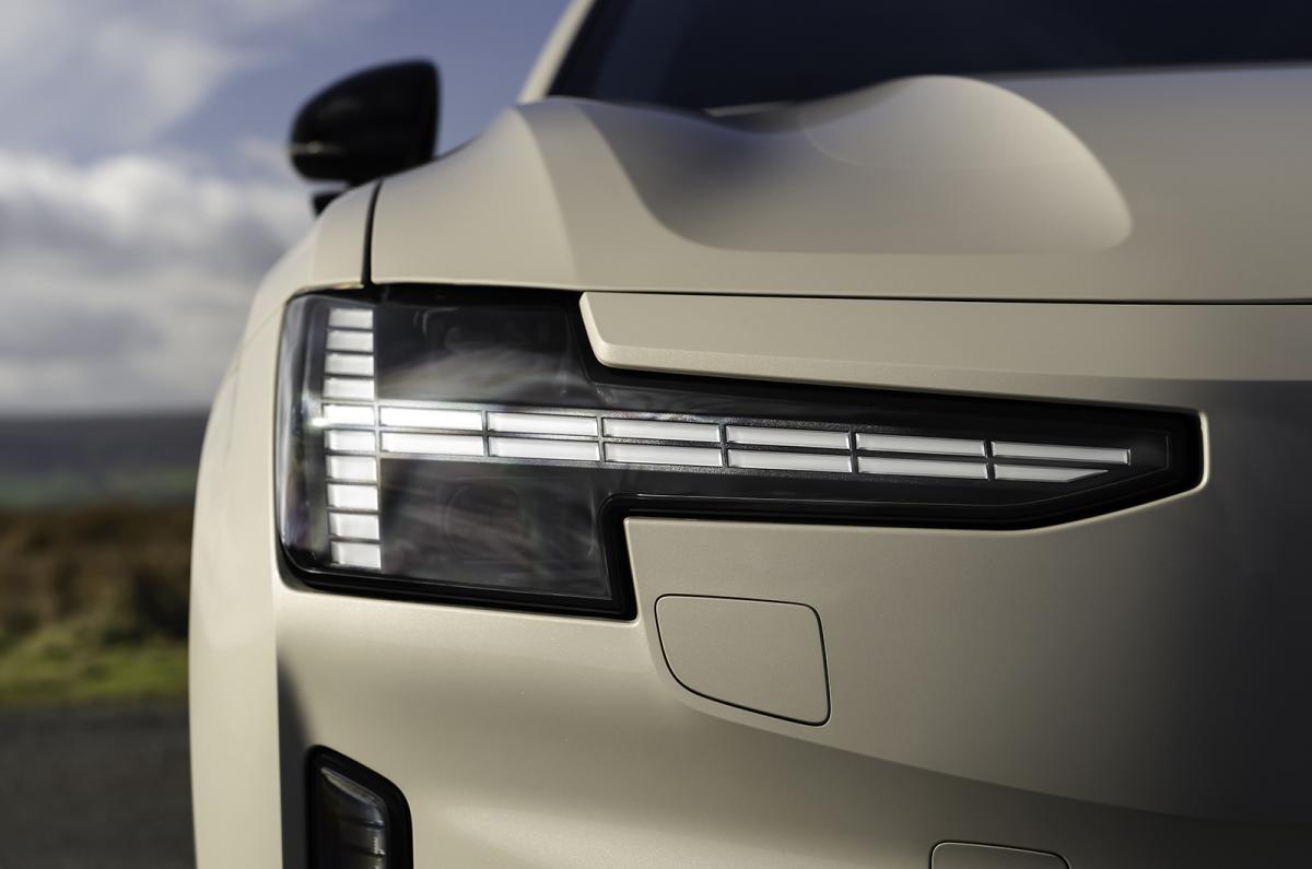 Volvo ES90 headlight detail