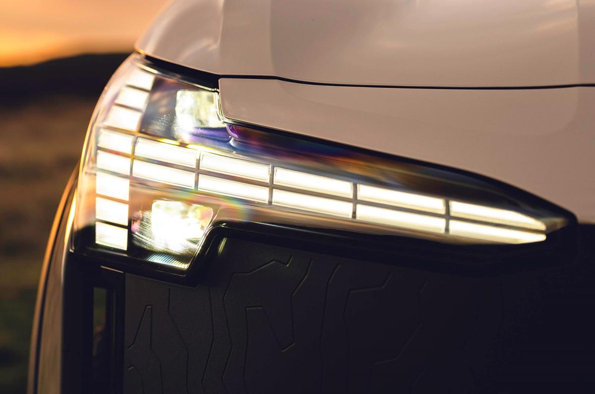 Volvo EX30 Cross Country headlight