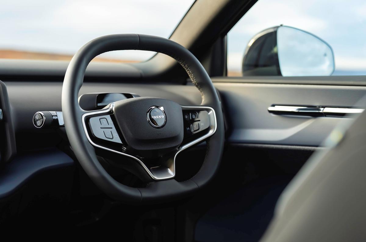 Volvo EX30 Cross Country steering wheel