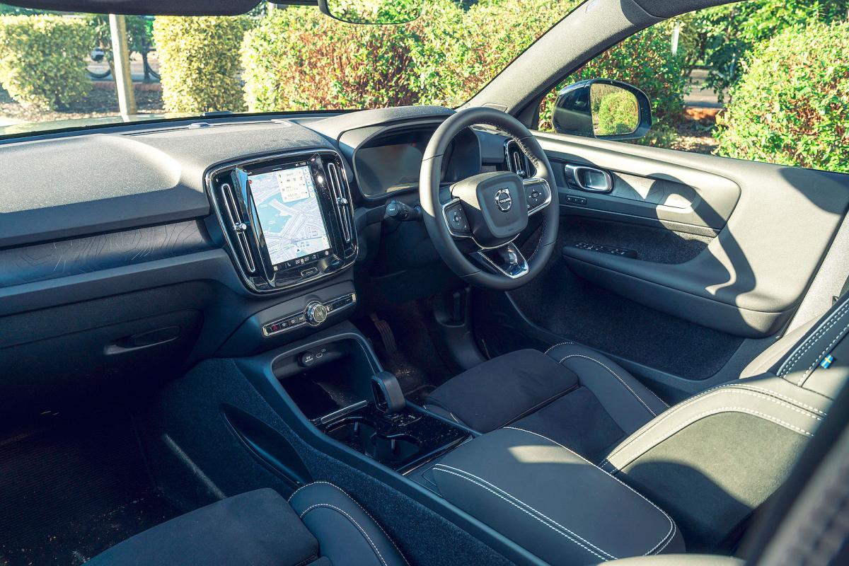 Volvo EX40 dashboard