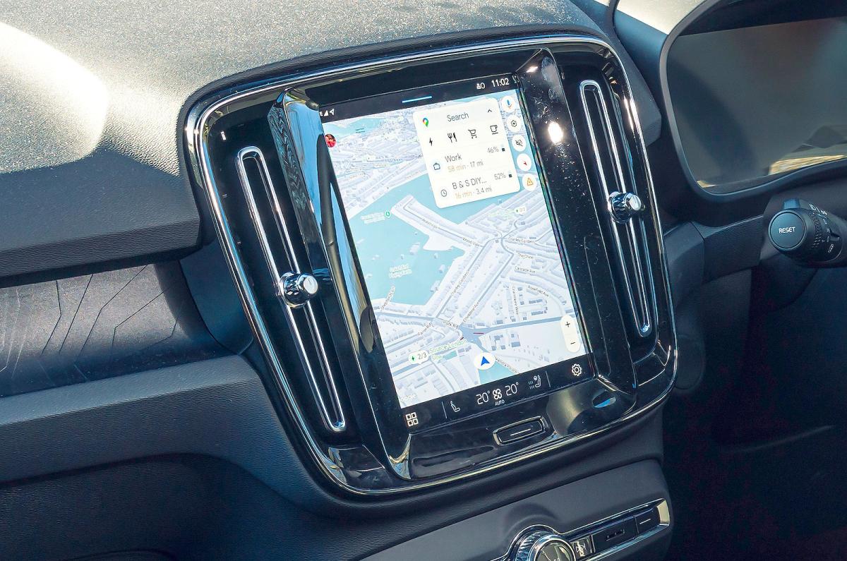 Volvo EX40 infotainment touchscreen