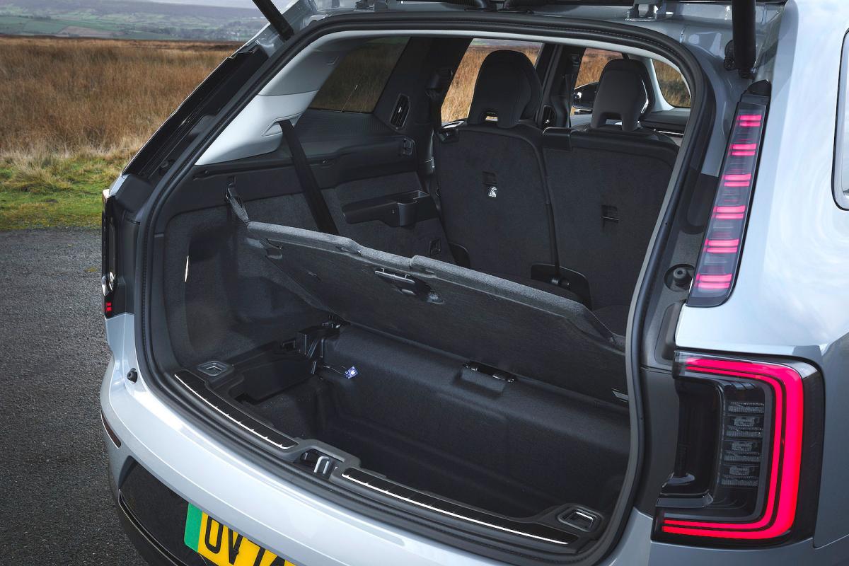 Volvo EX90 underfloor boot storage