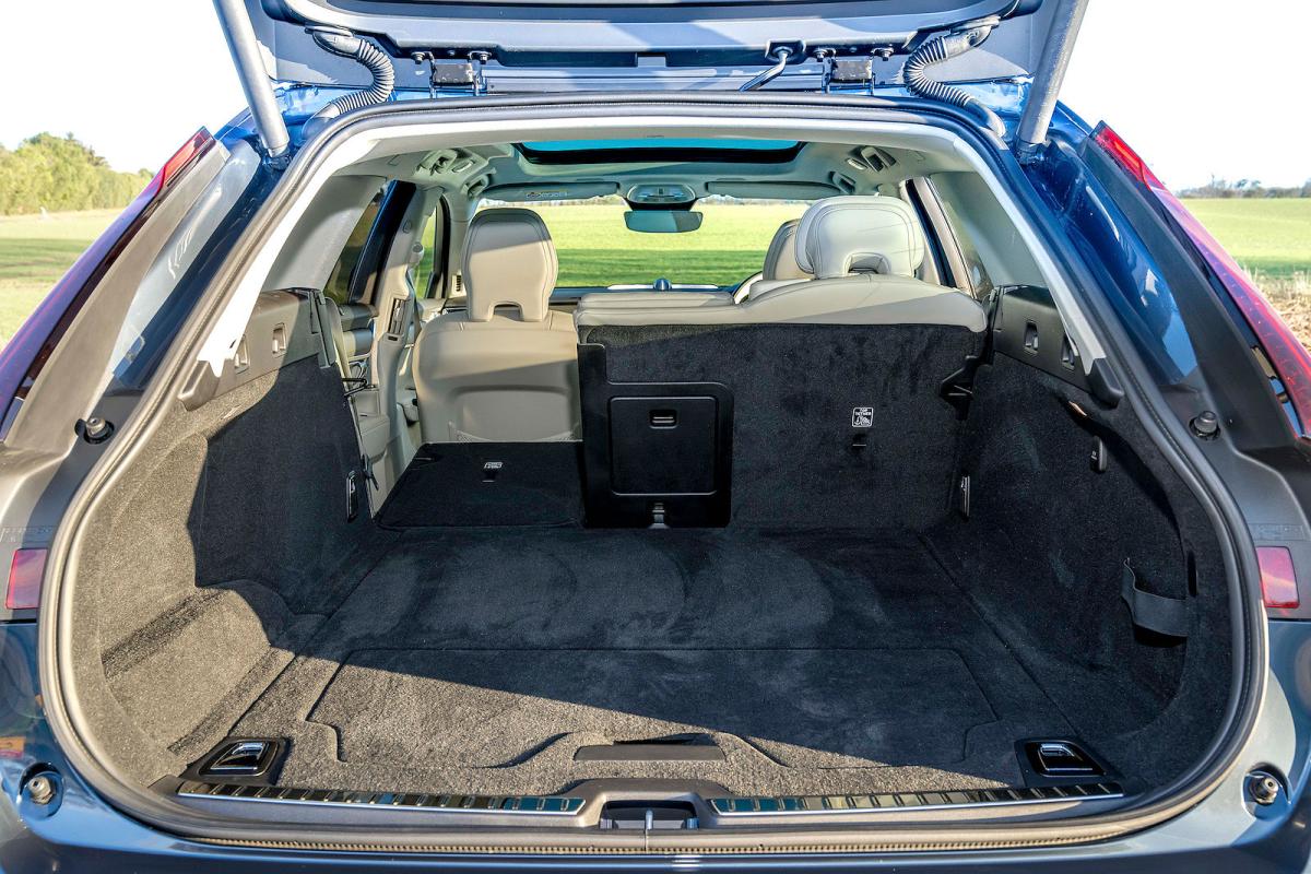 Volvo V90 boot
