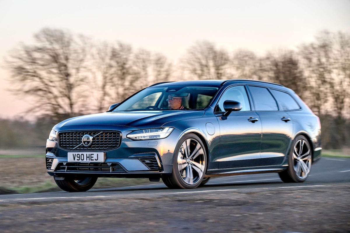 Volvo V90 front left driving