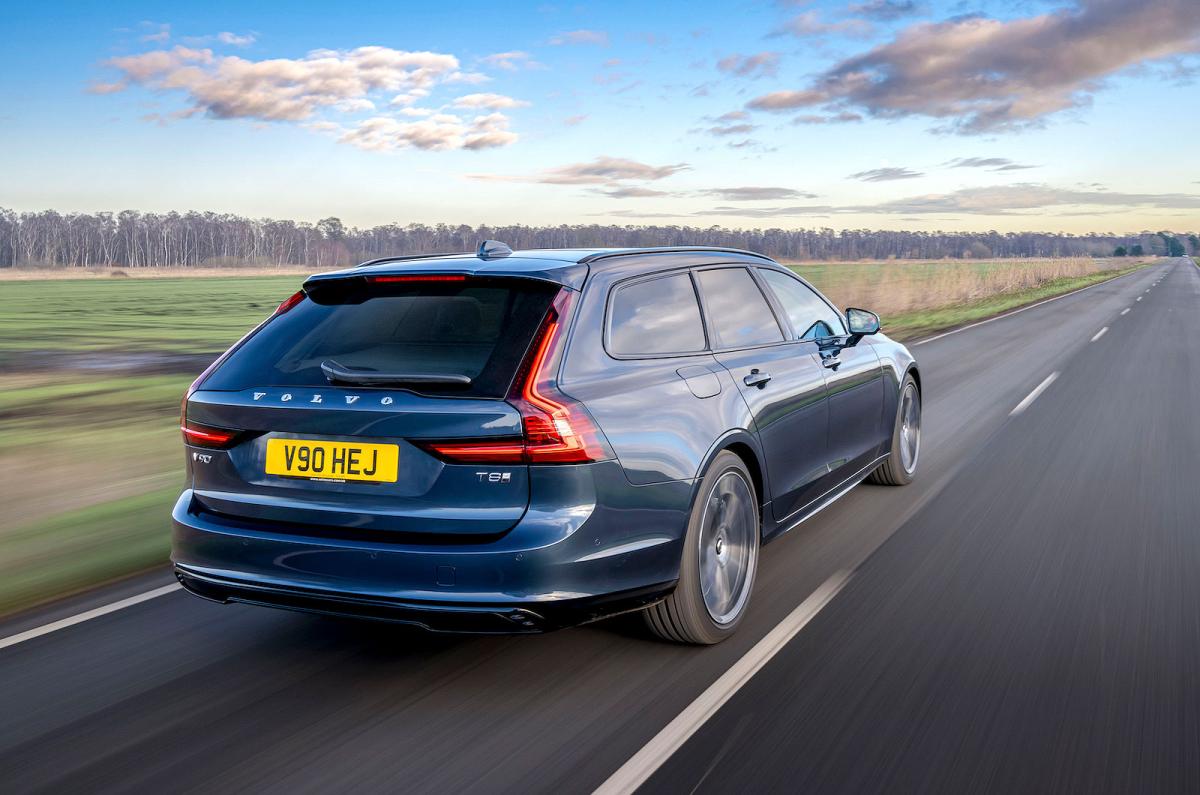 Volvo V90 rear right driving