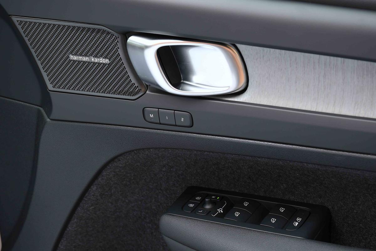 Volvo XC40 interior details