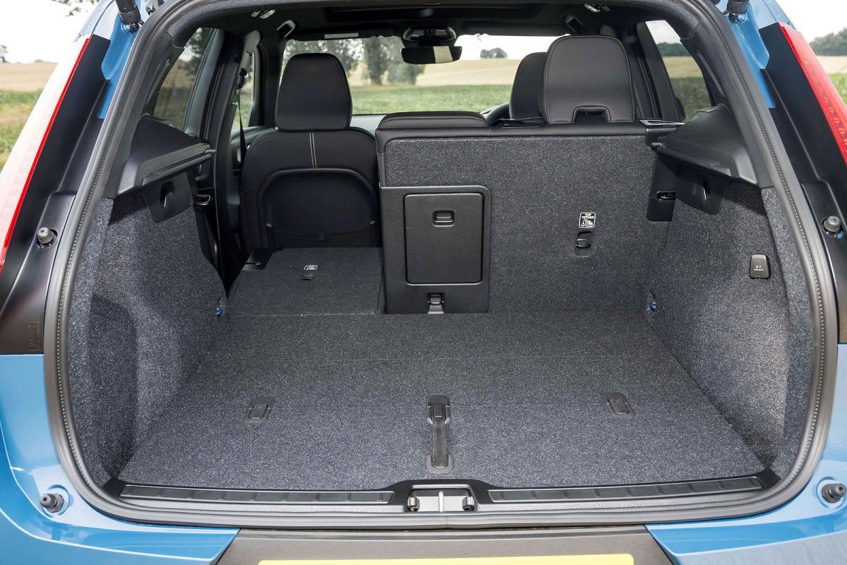 Volvo XC40 boot