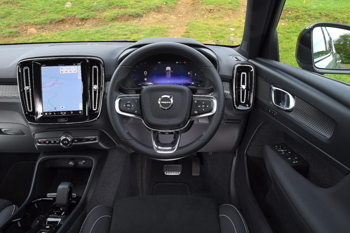 Volvo XC40 dashboard
