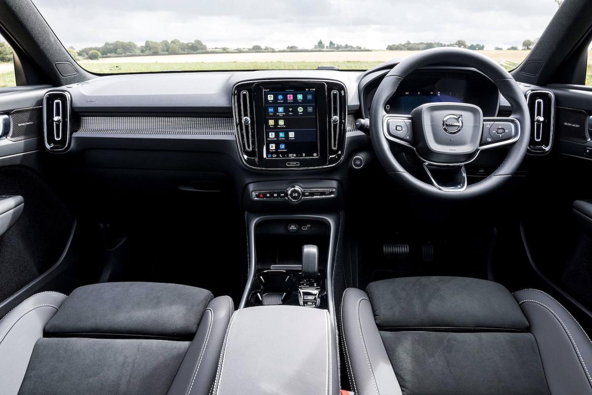 Volvo XC40 dashboard