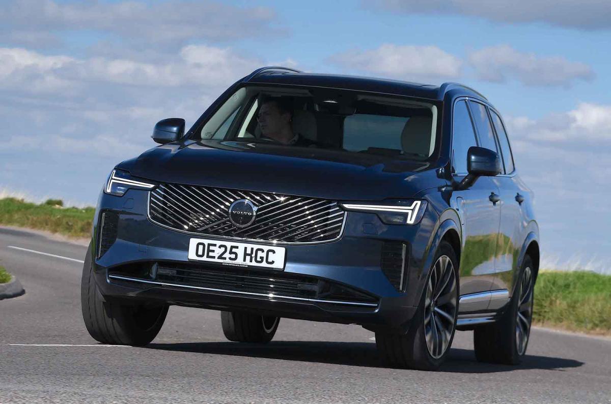 Volvo XC90 front cornering