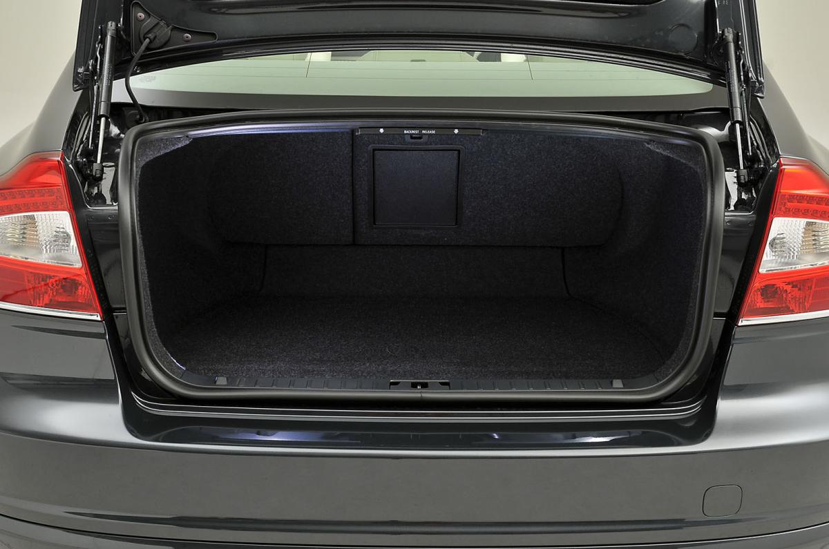 Used Volvo S80 boot