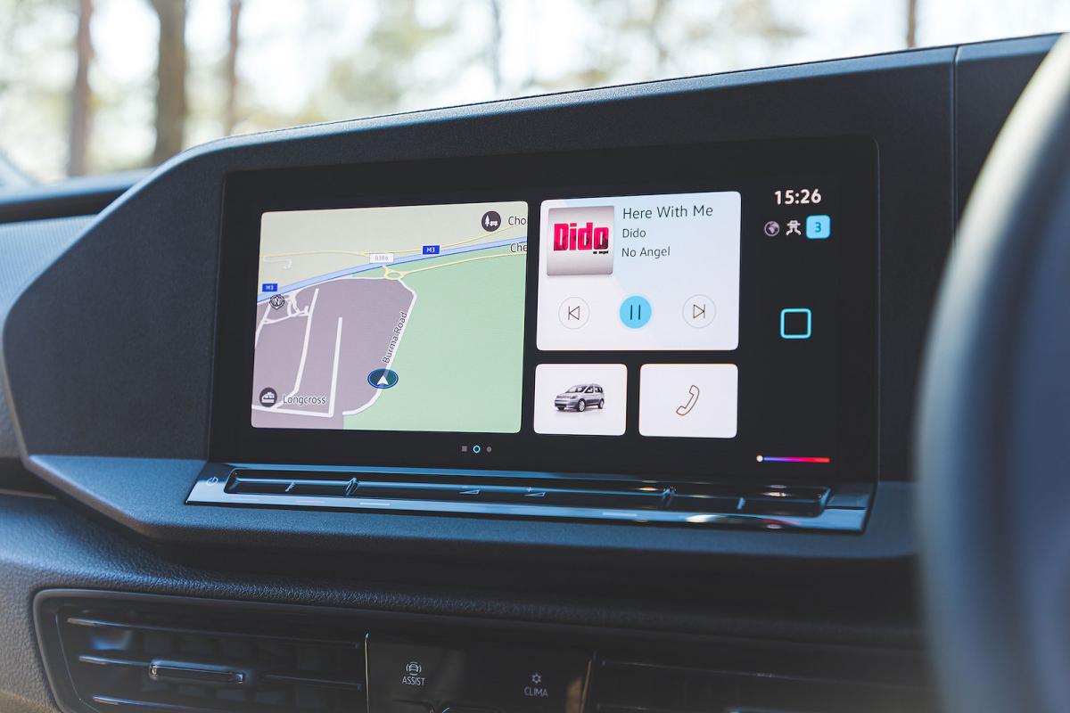 VW Caddy Cargo interior infotainment