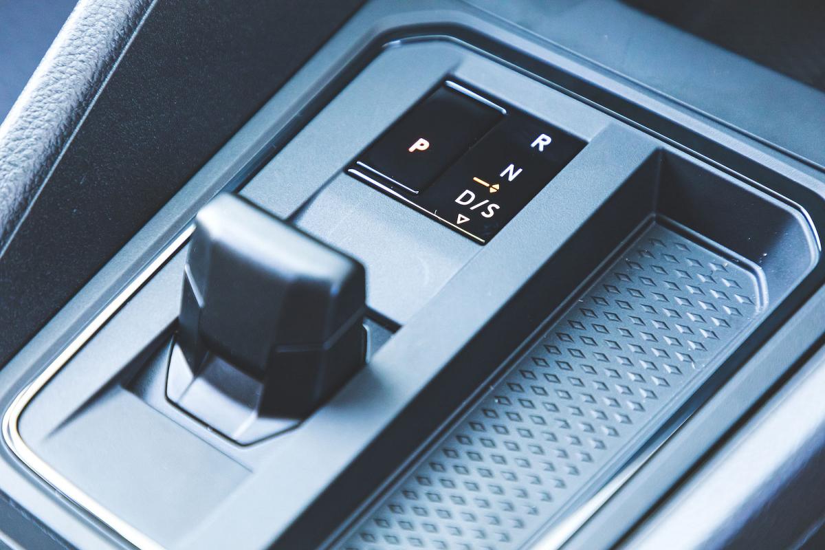 VW Caddy Cargo interior detail