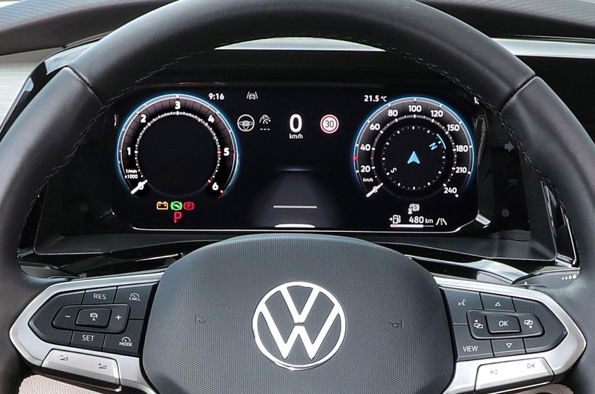 VW California Ocean digital driver's display