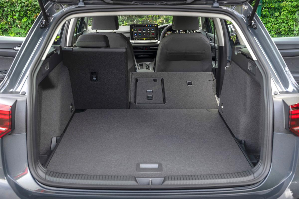 VW Golf Estate boot