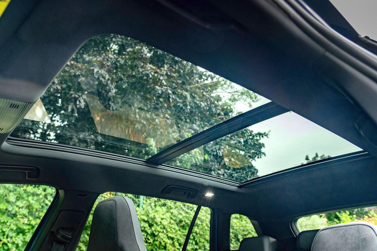 VW Golf Estate panoramic roof