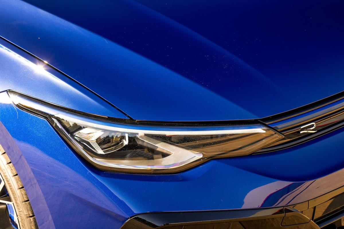 VW Golf R headlights